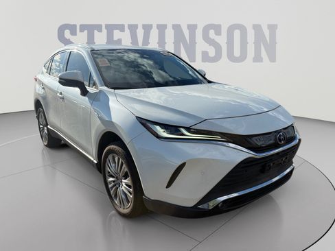 Certified 2022 Toyota Venza Limited AWD/4WD image 7