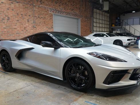 Used 2021 Chevrolet Corvette Stingray Preferred Cpe w/ 2LT image 3