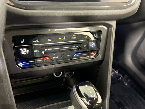 Used 2022 Volkswagen Tiguan SEL R-Line image 15