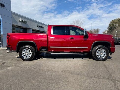 Used 2025 Chevrolet Silverado 2500 High Country w/ Technology Package image 8