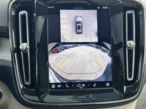 Used 2025 Volvo XC40 B5 Ultra w/ Protection Package image 29