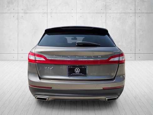 Used 2017 Lincoln MKX Premiere FWD image 4