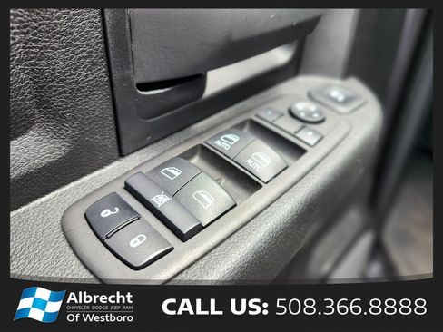 Used 2024 RAM 2500 Tradesman w/ Chrome Appearance Group AWD/4WD image 17