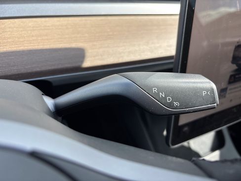 Used 2022 Tesla Model Y Performance AWD/4WD image 26