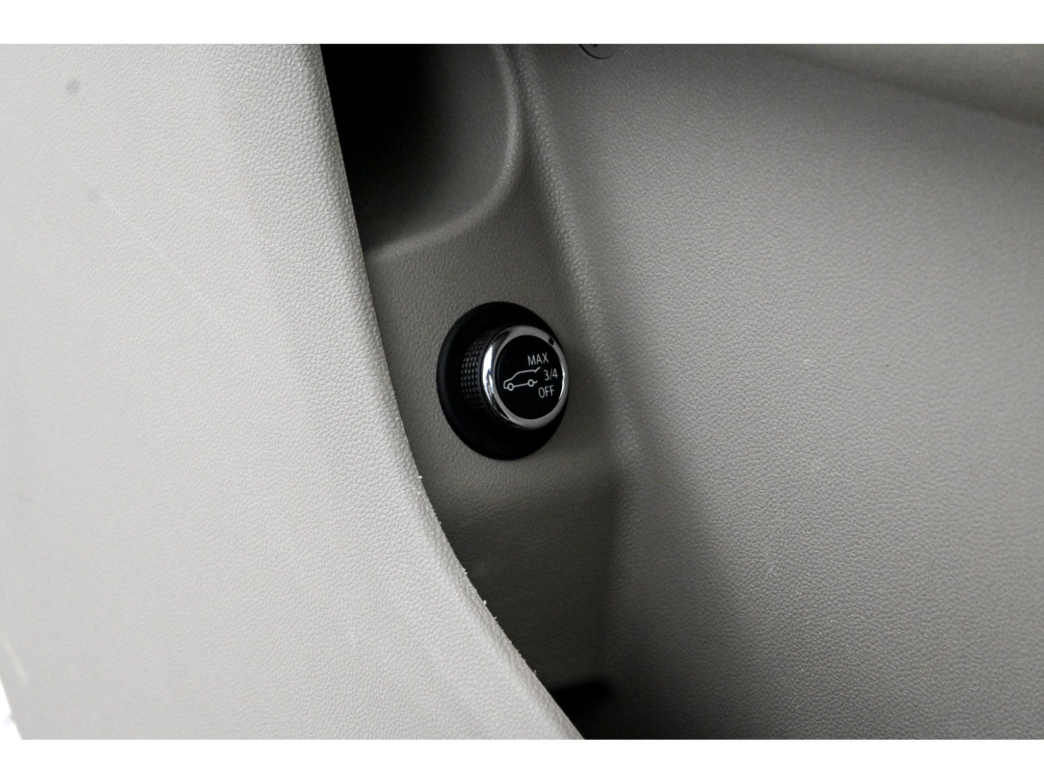 Used 2023 Cadillac XT4 Premium Luxury w/ Cold Weather Package FWD image 33