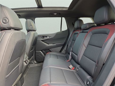New 2026 Chevrolet Equinox RS w/ Convenience Package III FWD image 10