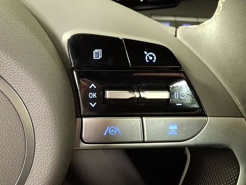 Used 2023 Hyundai Elantra SEL w/ Convenience Package FWD image 21