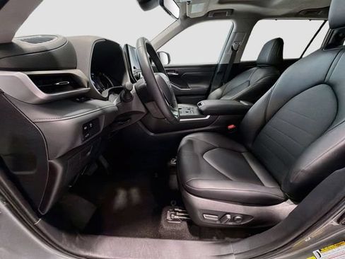 Certified 2026 Toyota Highlander XLE AWD/4WD image 19