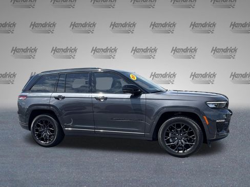 Used 2025 Jeep Grand Cherokee Summit AWD/4WD image 10