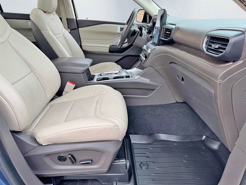 Used 2020 Ford Explorer Platinum w/ Premium Technology Package AWD/4WD image 30