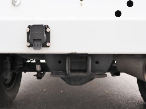 Used 2023 RAM 3500 Tradesman w/ Chrome Appearance Group AWD/4WD image 4