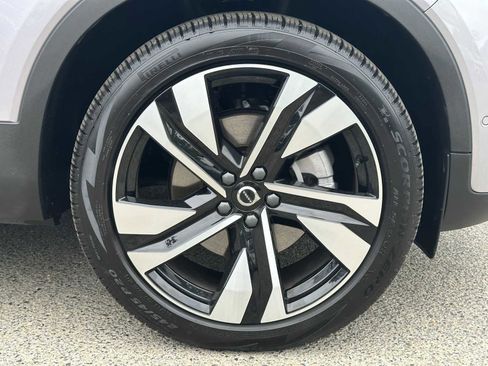 Used 2026 Volvo XC40 B5 Ultra w/ Climate Package AWD/4WD image 9