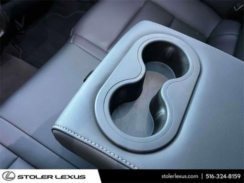 Used 2024 Cadillac XT4 Premium Luxury image 17