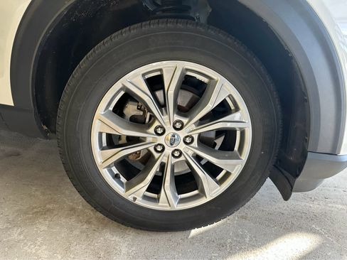 Certified 2023 Ford Explorer Limited w/ Limited Technology Package image 46