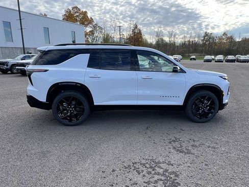 New 2026 Chevrolet Traverse RS w/ LPO, Floor Liner Package image 7