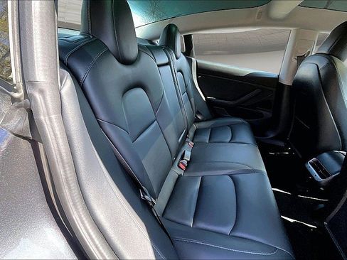 Used 2018 Tesla Model 3 Long Range image 51