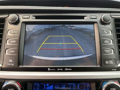 Used 2017 Toyota Highlander Limited AWD/4WD image 27