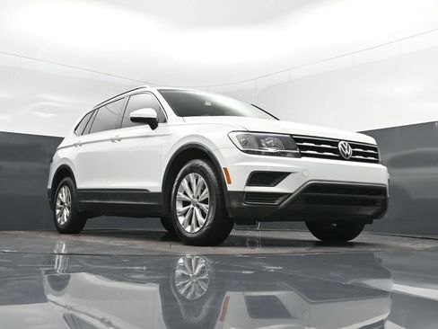 Used 2018 Volkswagen Tiguan SE FWD image 45