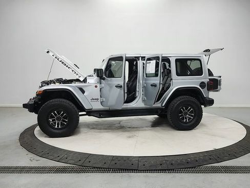 Used 2024 Jeep Wrangler Unlimited Rubicon AWD/4WD image 12