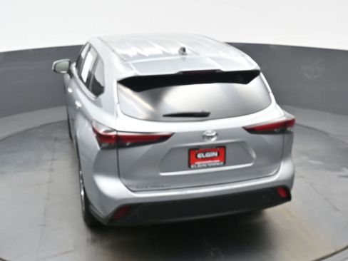 Used 2024 Toyota Highlander LE image 39