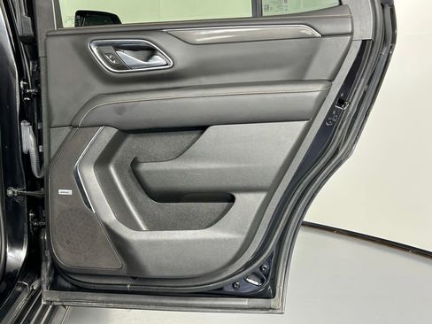 Used 2024 GMC Yukon AT4 w/ Technology Package AWD/4WD image 12