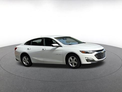 Used 2023 Chevrolet Malibu LT w/ Driver Confidence Package FWD image 2