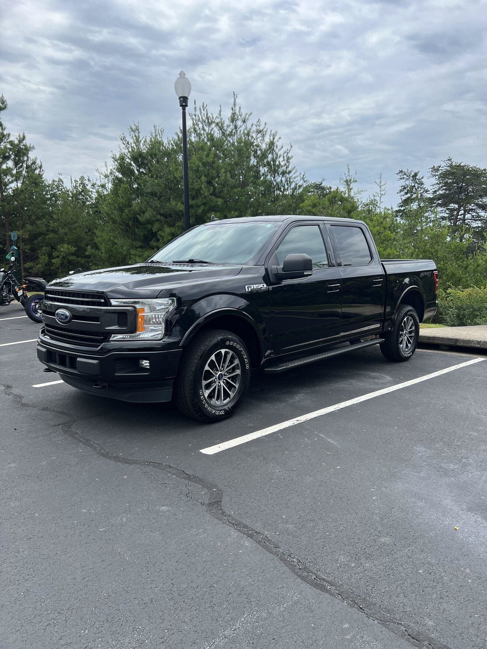 Used 2020 Ford F150 XLT w/ Equipment Group 302A Luxury AWD/4WD image 3