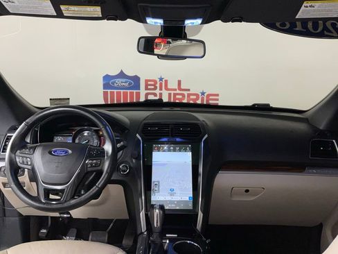 Used 2018 Ford Explorer Limited w/ Equipment Group 301A FWD image 20