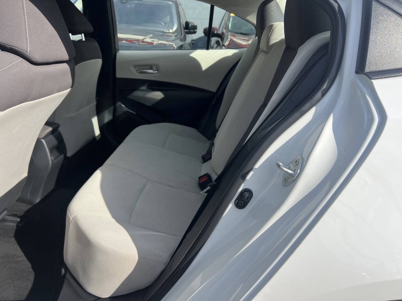 Used 2021 Toyota Corolla LE FWD image 8
