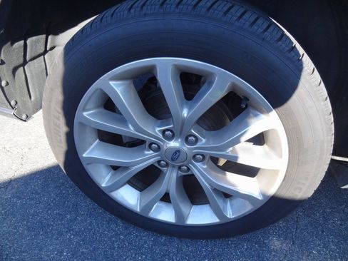 Used 2018 Ford Expedition Platinum image 7