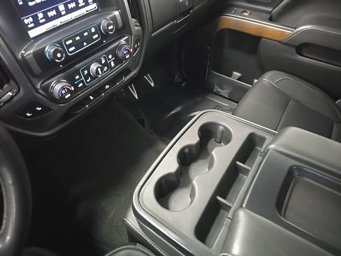 Used 2018 Chevrolet Silverado 1500 LTZ image 27