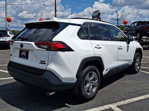 Certified 2023 Toyota RAV4 XLE w/ Convenience Package AWD/4WD image 4