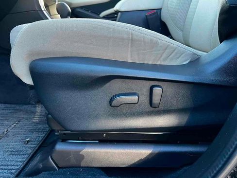 Used 2022 Subaru Ascent Premium w/ Convenience Package image 13