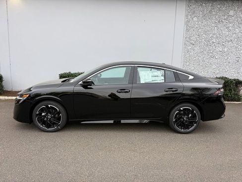 New 2026 Nissan Sentra SR w/ SR Premium Package image 3