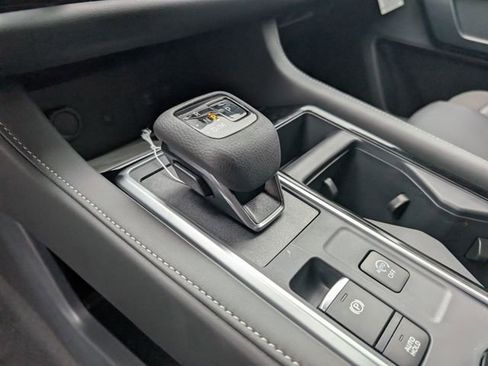 New 2025 Nissan Pathfinder SL w/ Black Appearance Package image 23