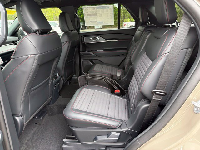 New 2026 Ford Explorer ST-Line w/ ST-Line Street Pack AWD/4WD image 8