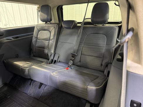 Used 2022 Lincoln Navigator L Black Label image 13