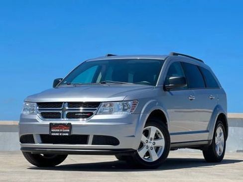 Used 2017 Dodge Journey SE w/ Flexible Seating Group image 1