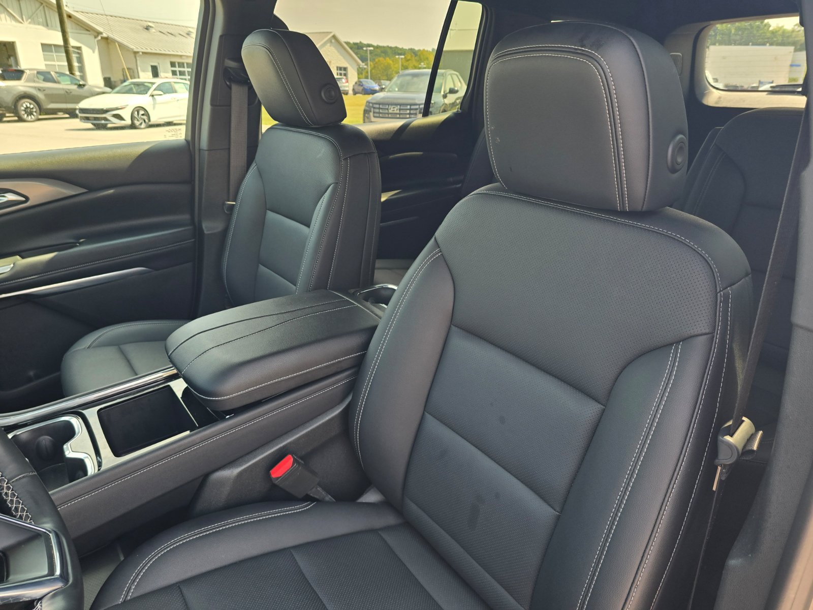 Used 2026 Chevrolet Traverse LT AWD/4WD image 14