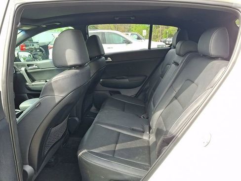 Used 2022 Kia Sportage Nightfall Edition image 8