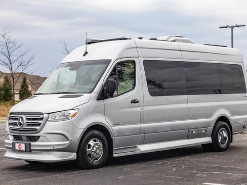 Used 2019 Mercedes-Benz Sprinter 170 w/ Premium Plus Package image 96