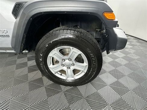 Certified 2019 Jeep Wrangler Sport image 4