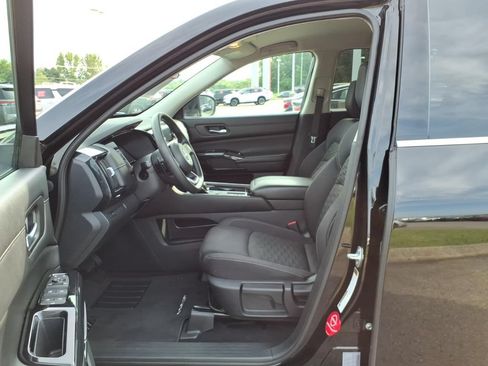 Certified 2022 Nissan Pathfinder S FWD image 4