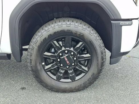 New 2026 GMC Sierra 2500 AT4 AWD/4WD image 6