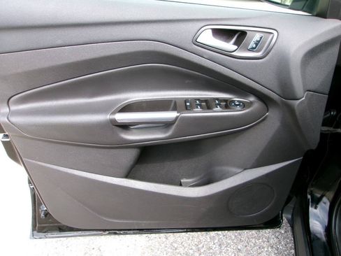 Used 2016 Ford Escape SE w/ Equipment Group 201A AWD/4WD image 8
