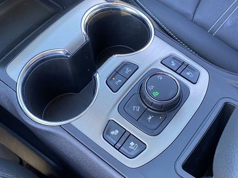 Used 2024 GMC Terrain Denali w/ Denali Premium Package image 27