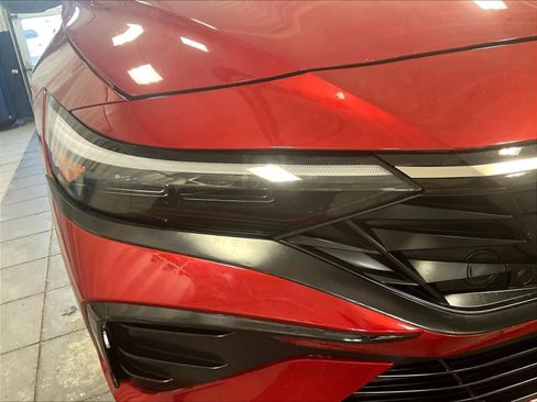 Used 2025 Hyundai Elantra Limited image 52