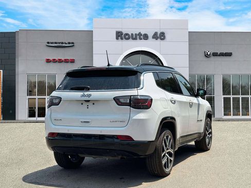 Used 2025 Jeep Compass Limited w/ Elite Group AWD/4WD image 5