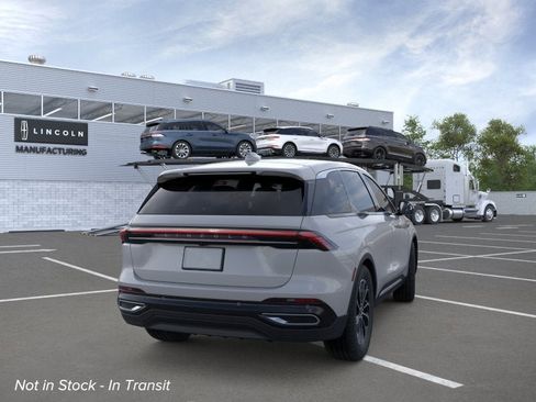 New 2026 Lincoln Nautilus Premier AWD/4WD image 8