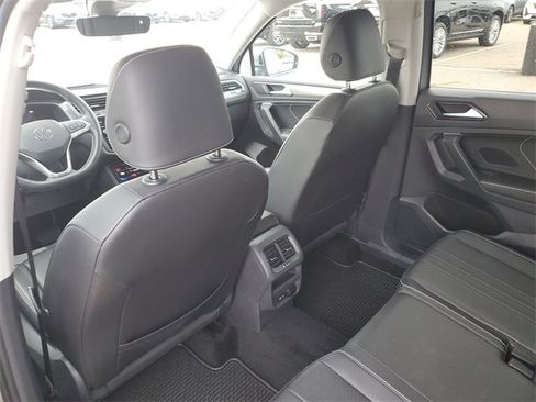 Used 2023 Volkswagen Tiguan SE image 25